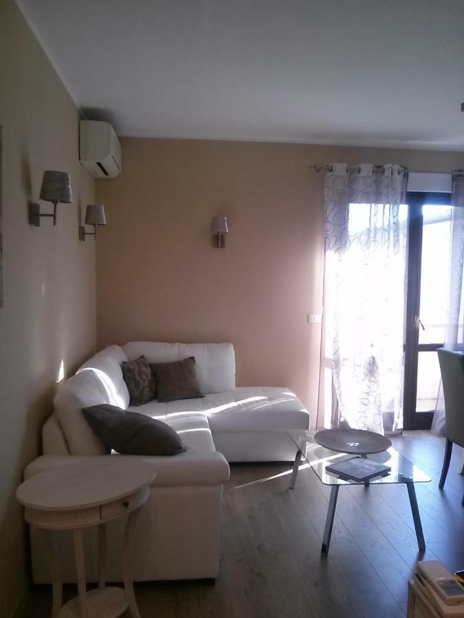 New Apartment Private Parking Бардолино Экстерьер фото