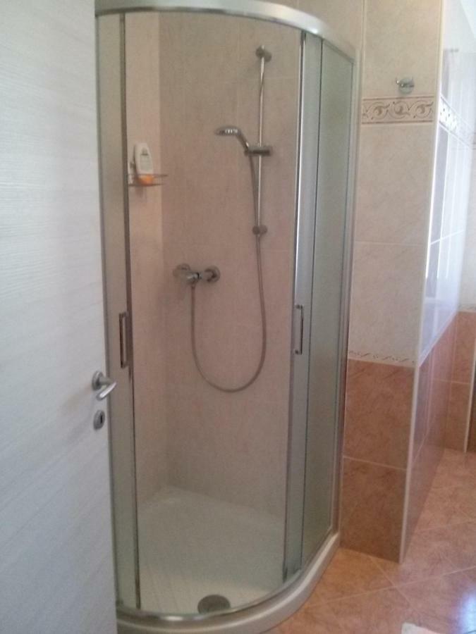 New Apartment Private Parking Бардолино Экстерьер фото
